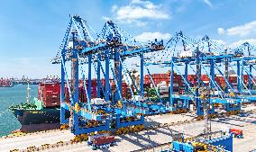 China Import And Export of Goods Trade Growth in H1 2025