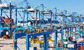 China Import And Export of Goods Trade Growth in H1 2025