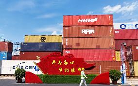 China Import And Export of Goods Trade Growth in H1 2025