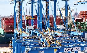 China Import And Export of Goods Trade Growth in H1 2025