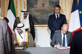 Signing of a bilateral agreement with Kuwait at the Elysee - Paris