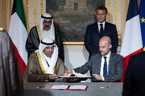Signing of a bilateral agreement with Kuwait at the Elysee - Paris