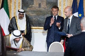 Signing of a bilateral agreement with Kuwait at the Elysee - Paris