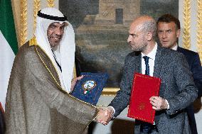 Signing of a bilateral agreement with Kuwait at the Elysee - Paris