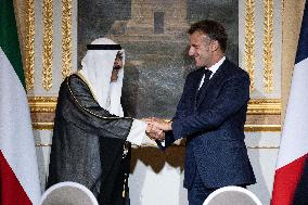 Signing of a bilateral agreement with Kuwait at the Elysee - Paris