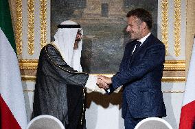Signing of a bilateral agreement with Kuwait at the Elysee - Paris