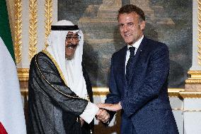 Signing of a bilateral agreement with Kuwait at the Elysee - Paris
