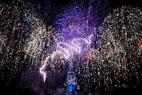 Bastille Day fireworks in Paris FA