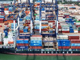 2025 H1 China Export Scale Exceeds 13 Trillion Yuan