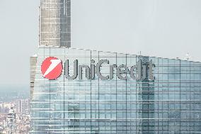 UniCredit Gains Ground Against Meloni Government in Banco BPM Case - Italy