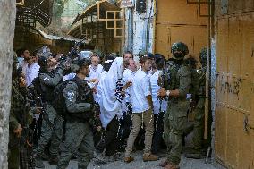 Israeli Settlers In Old City of Hebron - Palestine
