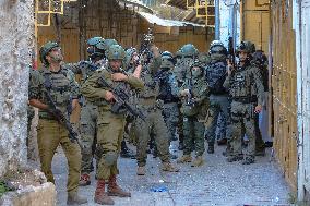 Israeli Settlers In Old City of Hebron - Palestine