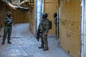 Israeli Settlers In Old City of Hebron - Palestine