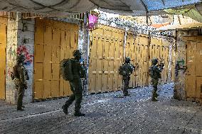 Israeli Settlers In Old City of Hebron - Palestine