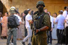 Israeli Settlers In Old City of Hebron - Palestine