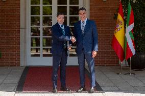 Sanchez and Pradales Discuss Social Security Transfer at Moncloa - Spain