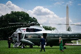 US President Donald Trump boards Marine One