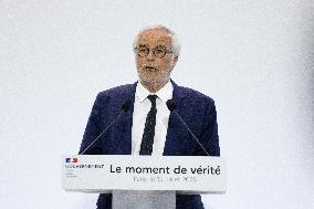 Francois Bayrou unveil the main guidelines of France 2026 budget - Paris