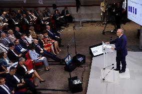 PM Bayrou Unveiling Main Guidelines Of France s 2026 Budget - Paris