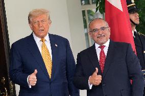 Donald Trump greets Salman bin Hamad Al Khalifa - Washington