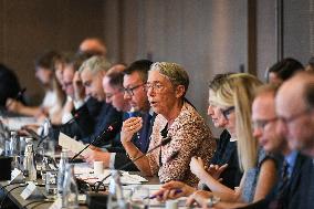 Presentation of the government strategy for youth employment in Paris FA