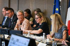 Presentation of the government strategy for youth employment in Paris FA