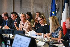 Presentation of the government strategy for youth employment in Paris FA