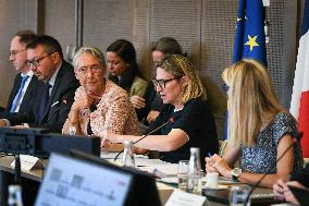 Presentation of the government strategy for youth employment in Paris FA
