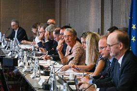 Presentation of the government strategy for youth employment in Paris FA