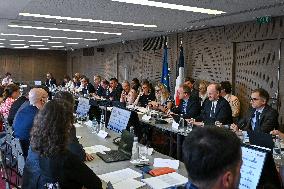 Presentation of the government strategy for youth employment in Paris FA