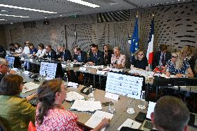 Presentation of the government strategy for youth employment in Paris FA