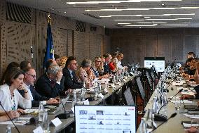 Presentation of the government strategy for youth employment in Paris FA