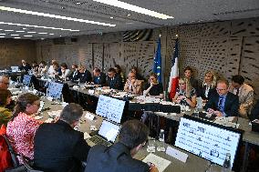 Presentation of the government strategy for youth employment in Paris FA