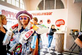 Recycling Center Droppie Rewards Consumers for Clean Waste - The Hague