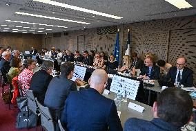 Presentation of the government strategy for youth employment in Paris FA