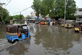 Monsoon Rains Cause Flooding in Hyderabad - Pakistan