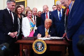 Trump Signs Bill Strengthening Prison Sentences for Fentanyl Traffickers