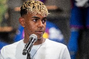 Lamine Yamal During His Renewal Ceremony - Barcelona