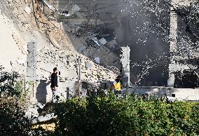 Syrian Army HQ Hit in Israeli Strikes - Damascus