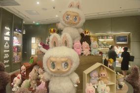 POP MART LABUBU Dolls