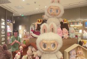 POP MART LABUBU Dolls