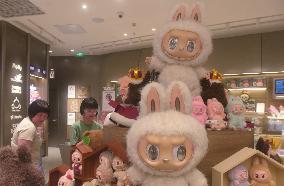 POP MART LABUBU Dolls