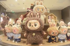 POP MART LABUBU Dolls