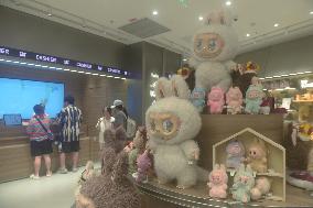 POP MART LABUBU Dolls