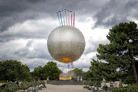 Illustration - Bastille Day Air Show Over Cauldron - Paris