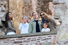 LALEH BORGHOLM ROYALS