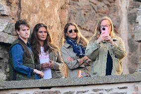 LALEH BORGHOLM ROYALS