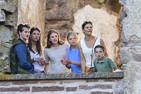 LALEH BORGHOLM ROYALS