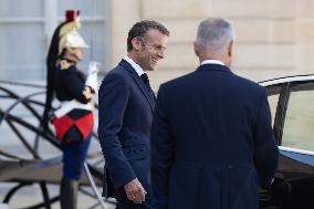 Emmanuel Macron meets with Austrian Chancellor - Paris