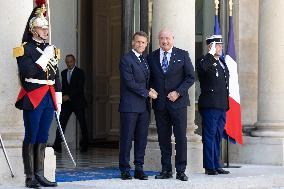 Emmanuel Macron meets with Austrian Chancellor - Paris